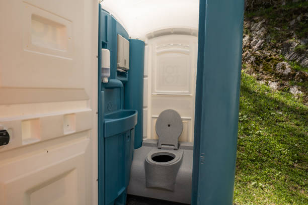 Portable Toilet Options We Offer in Arapahoe, WY