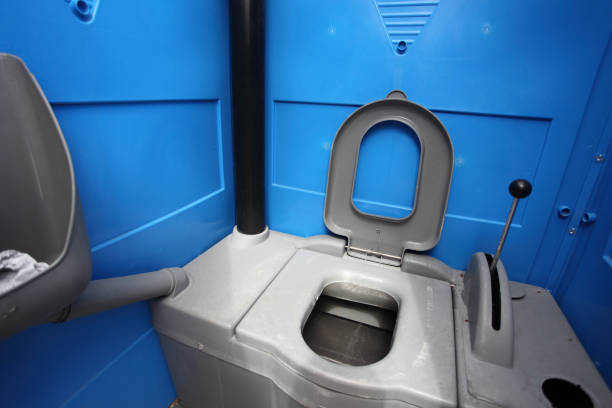 Best Portable restroom trailer rental  in Arapahoe, WY